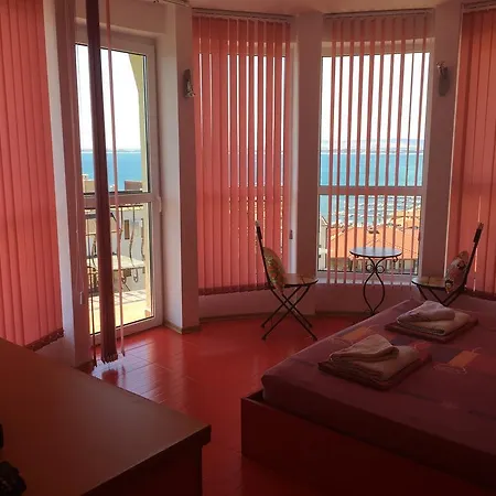 מלון Saint Tatyana *